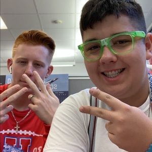 Meet your Posher, Hunter